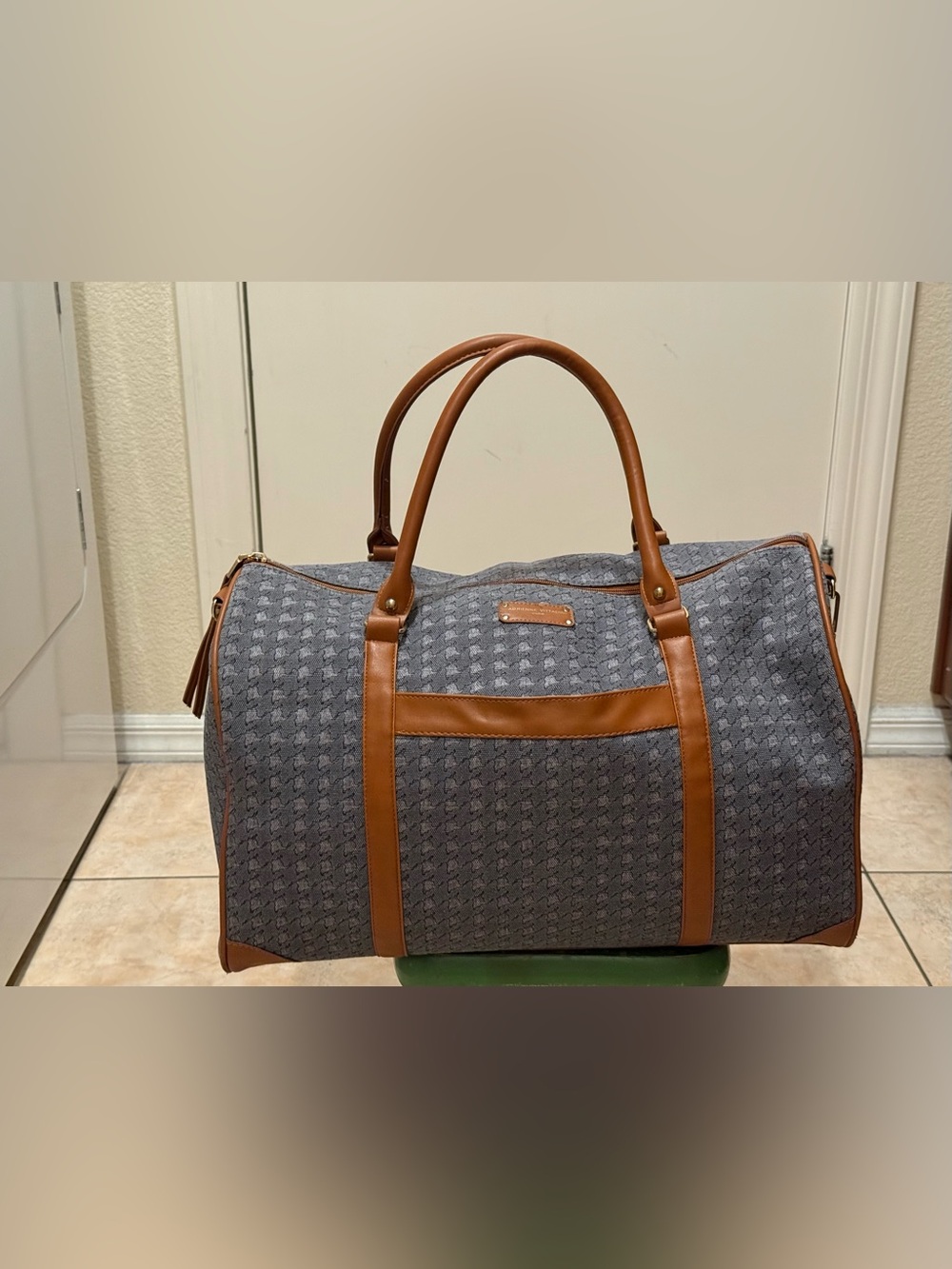 Adrienne Vittadini Studio Weekender Duffel Bag Blue/Grey - Picture 3 of 11